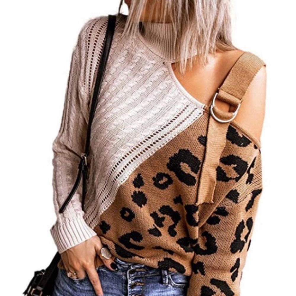 Woman’s Turtleneck Cold Shoulder Sweater - NWOT Size Large